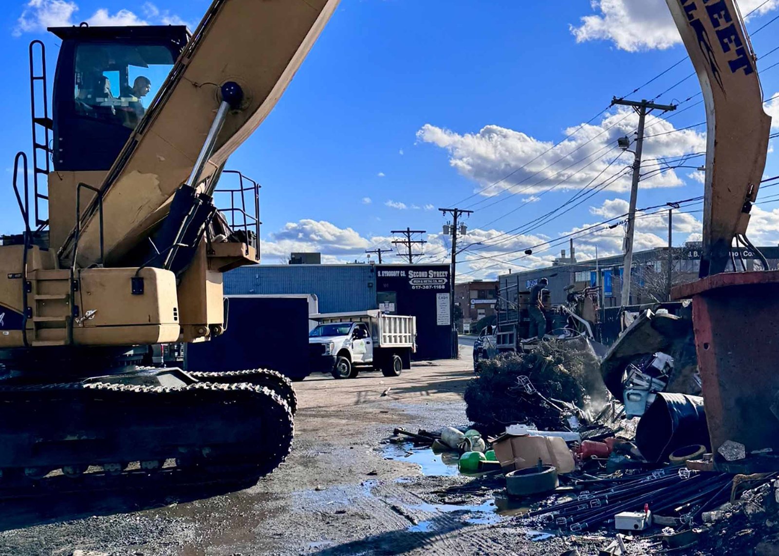 Streamline metal recycling process in Greater Boston with our convenient scrap metal roll-off dumpsters. Efficiently dispose of metal waste while contributing to a cleaner environment.